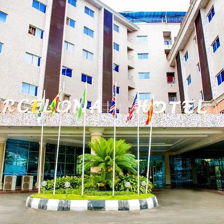 Barcelona Hotels, Abuja Mobushipe Buitenkant foto