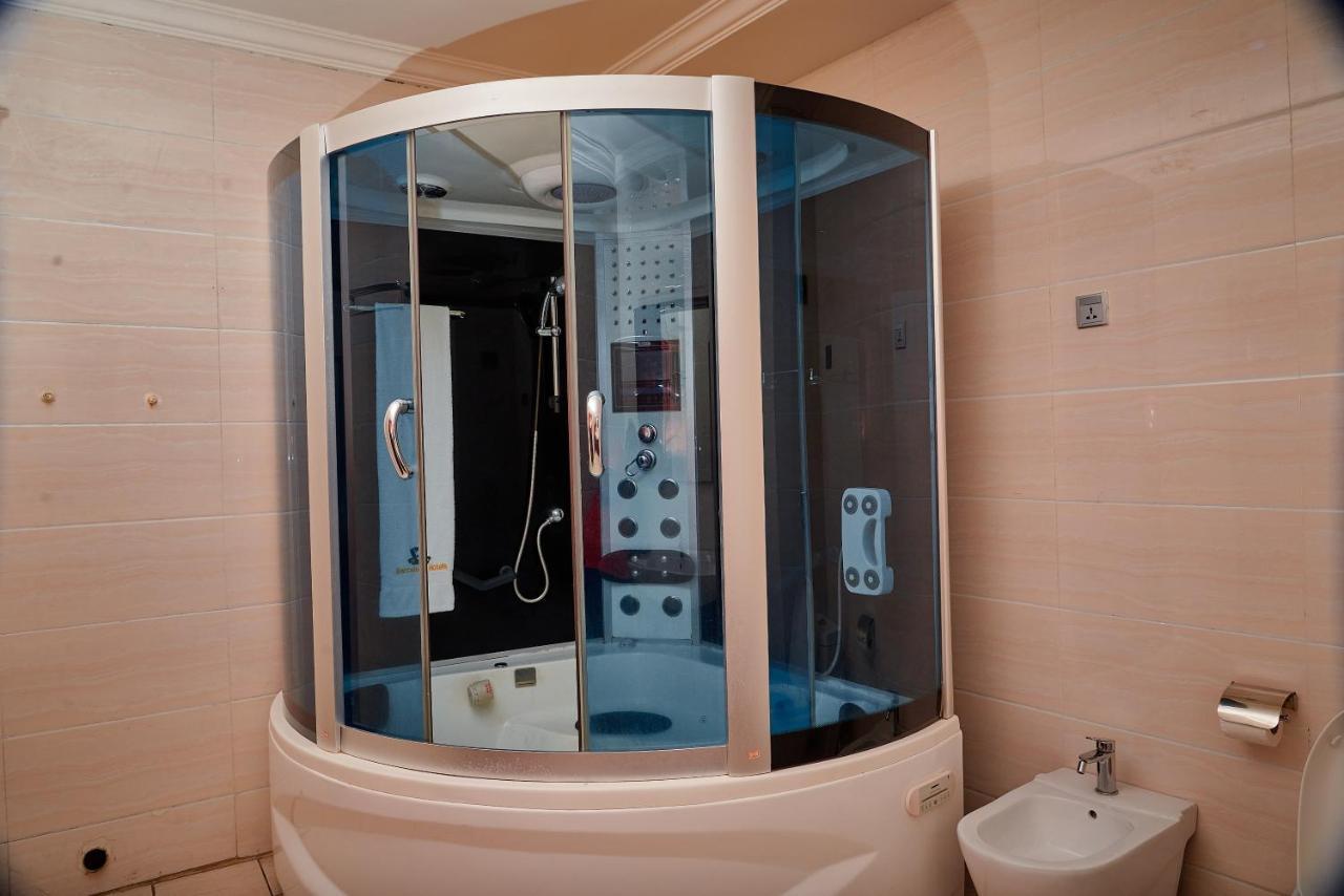 Barcelona Hotels, Abuja Mobushipe Buitenkant foto
