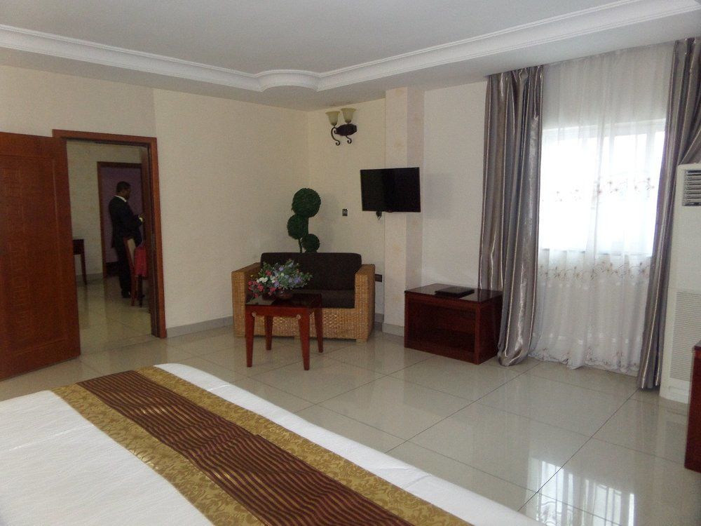 Barcelona Hotels, Abuja Mobushipe Buitenkant foto