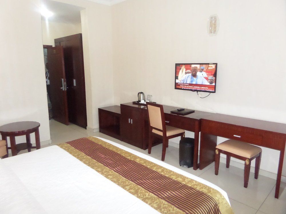 Barcelona Hotels, Abuja Mobushipe Buitenkant foto