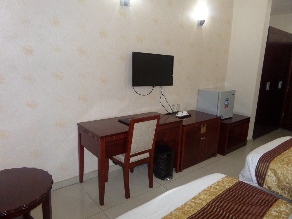 Barcelona Hotels, Abuja Mobushipe Buitenkant foto