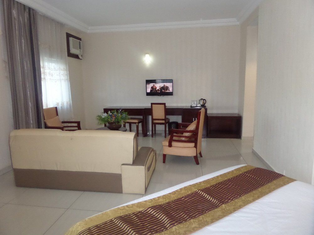 Barcelona Hotels, Abuja Mobushipe Buitenkant foto